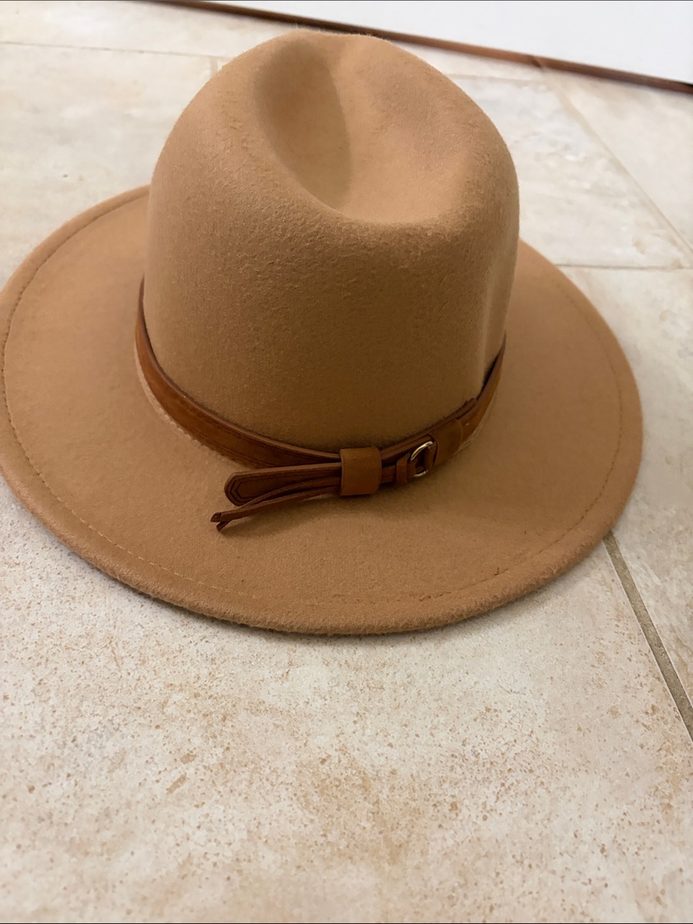 Women’s Tan Wool Felt Fedora Hat with Leather Band - Picture 3 of 4